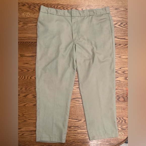 ⚡️DICKIES⚡️874original fit KHAKISsz44x30 good quality used condition*SEE PHOTOS* - Picture 2 of 16